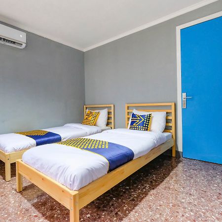 Spot On 2281 Omajo Otel Semarang Dış mekan fotoğraf