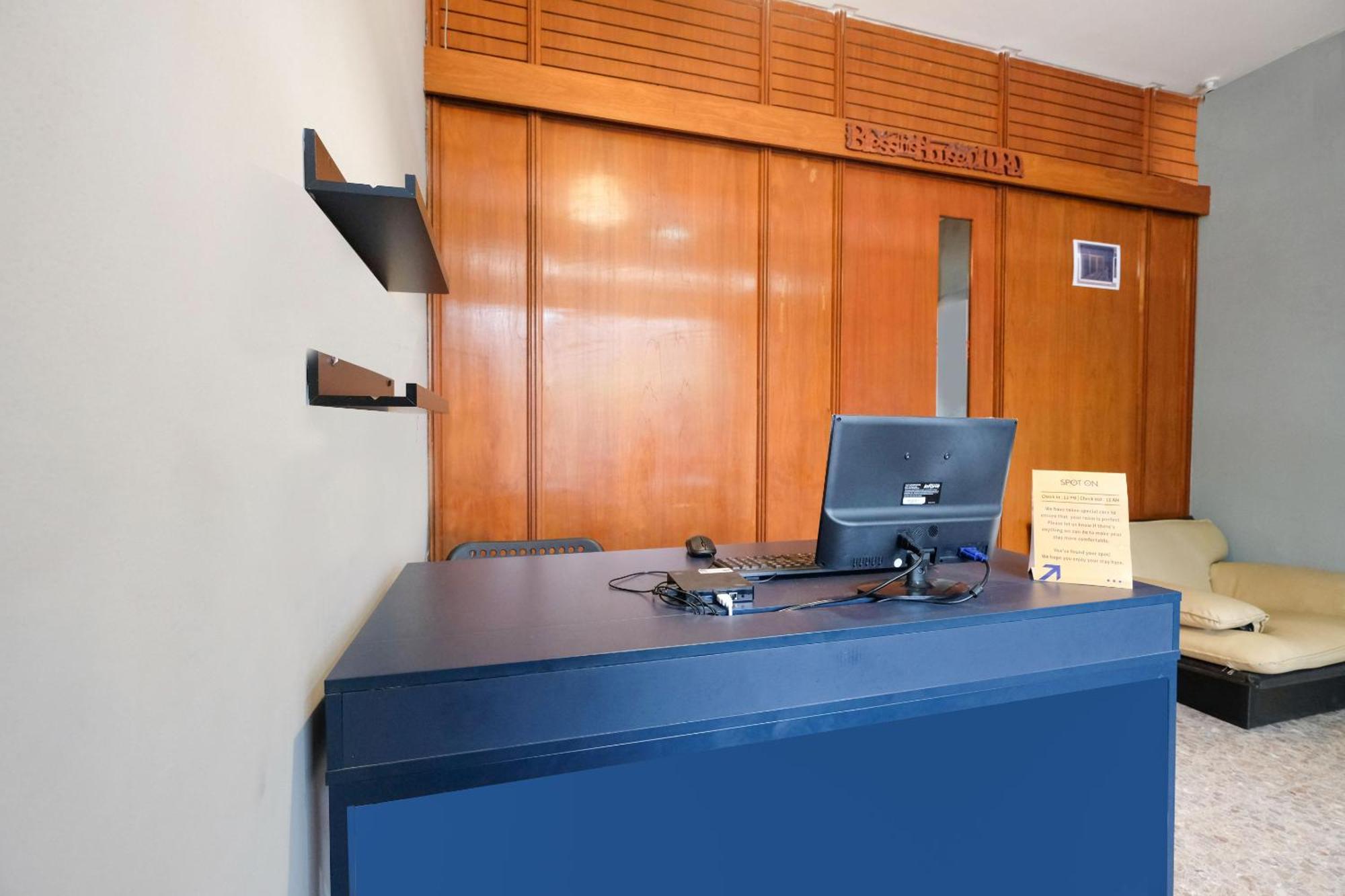 Spot On 2281 Omajo Otel Semarang Dış mekan fotoğraf