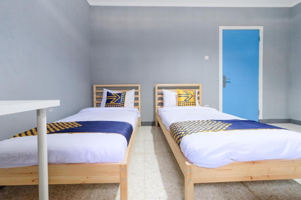 Spot On 2281 Omajo Otel Semarang Dış mekan fotoğraf